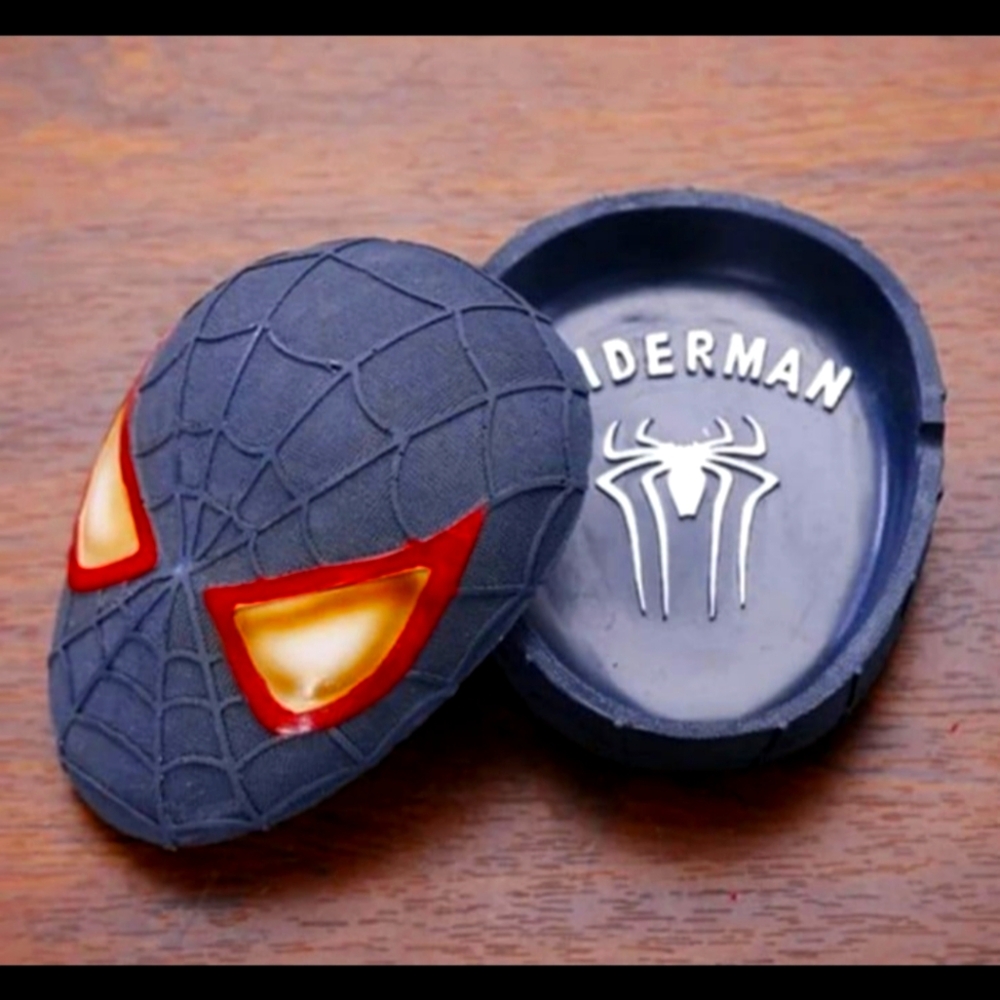 Spiderman Resin ashtray creative black red Spiderman